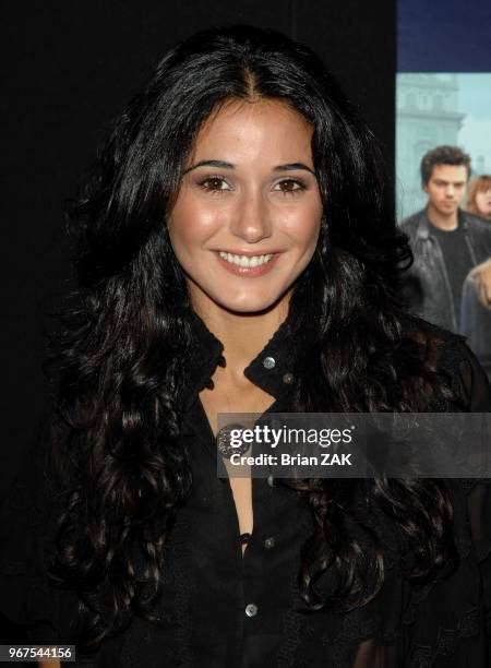 5,120 Emmanuelle Chriqui Photos Stock Photos & High